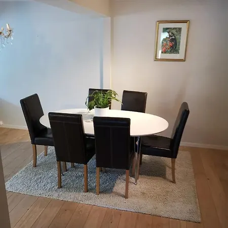 Big, Spacious With Free Parking Apartment