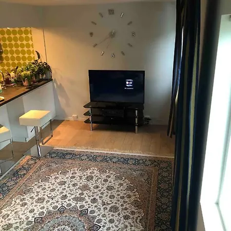 Big, Spacious With Free Parking Apartman *