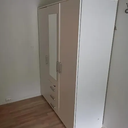 Apartment Big, Spacious With Free Parking *